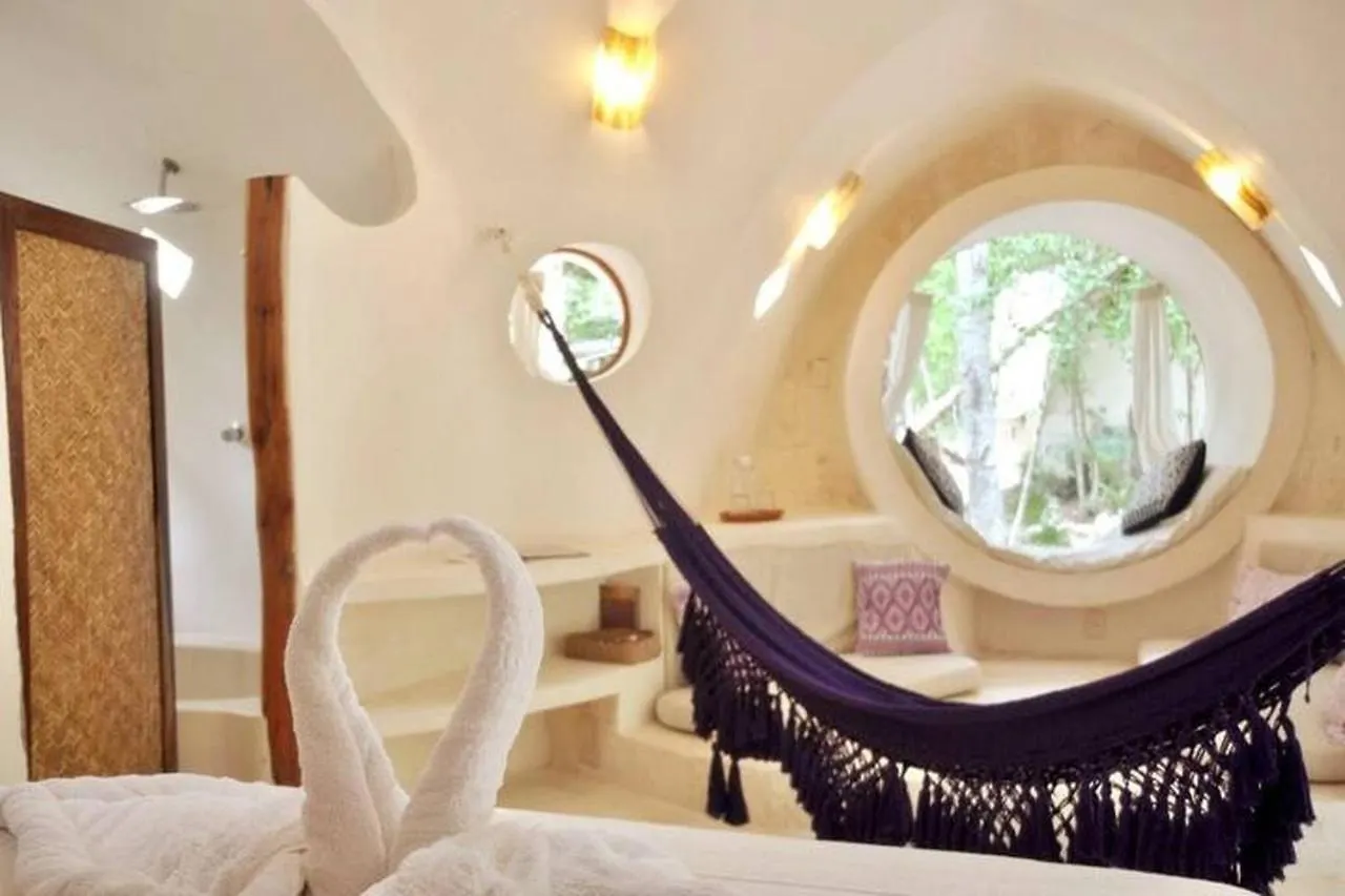 Room In Lodge - Eco-Luxe Mayan Dome Cenote Balcheil 招待所
